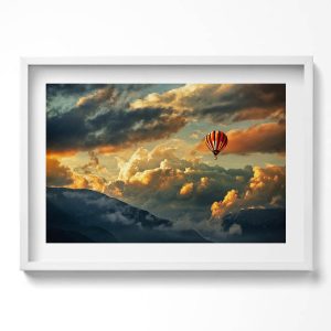 Obraz w białej ramie, Lot balonem między chmurami 70×50 cm 414248 Obraz w białej ramie, Lot balonem między chmurami 70×50 cm 414248