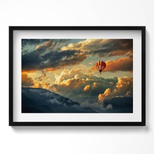 Obraz w czarnej ramie, Lot balonem między chmurami 70×50 cm 414155 Obraz w czarnej ramie, Lot balonem między chmurami 70×50 cm 414155