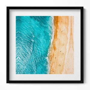 Obraz w czarnej ramie MDF, Morze plaża ludzie 50×50 cm 414212 Obraz w czarnej ramie MDF, Morze plaża ludzie 50×50 cm 414212