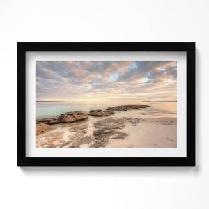 Obraz w czarnej ramie, Pejzaż plaży moża i nieba 30×20 cm 414281 Obraz w czarnej ramie, Pejzaż plaży moża i nieba 30×20 cm 414281