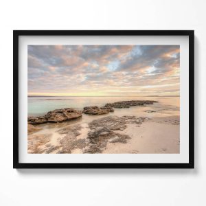 Obraz w czarnej ramie, Pejzaż plaży moża i nieba 80×60 cm 414335 Obraz w czarnej ramie, Pejzaż plaży moża i nieba 80×60 cm 414335