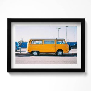 Obraz w czarnej ramie, Żółty wakacyjny samochód 30×20 cm 414213 Obraz w czarnej ramie, Żółty wakacyjny samochód 30×20 cm 414213