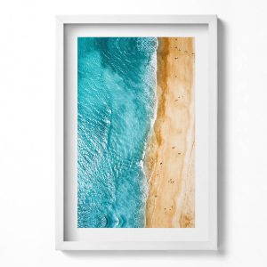 Obraz w ramie MDF „Morze plaża ludzie” Biała rama, 40×60 cm 414115 Obraz w ramie MDF „Morze plaża ludzie” Biała rama, 40×60 cm 414115