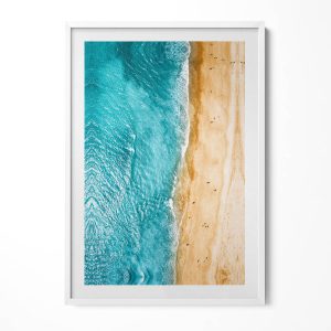 Obraz w ramie MDF „Morze plaża ludzie” Biała rama, 70×100 cm 413987 Obraz w ramie MDF „Morze plaża ludzie” Biała rama, 70×100 cm 413987